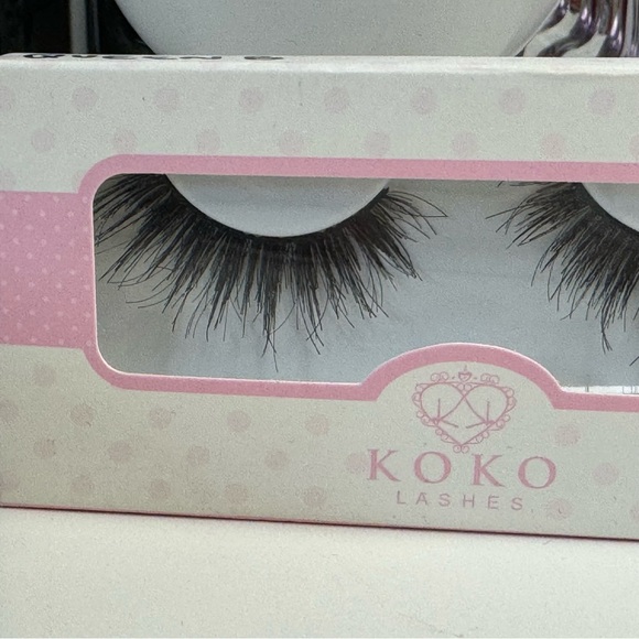 KOKO Lashes in Queen B Dramatic Lashes - Picture 3 of 5
